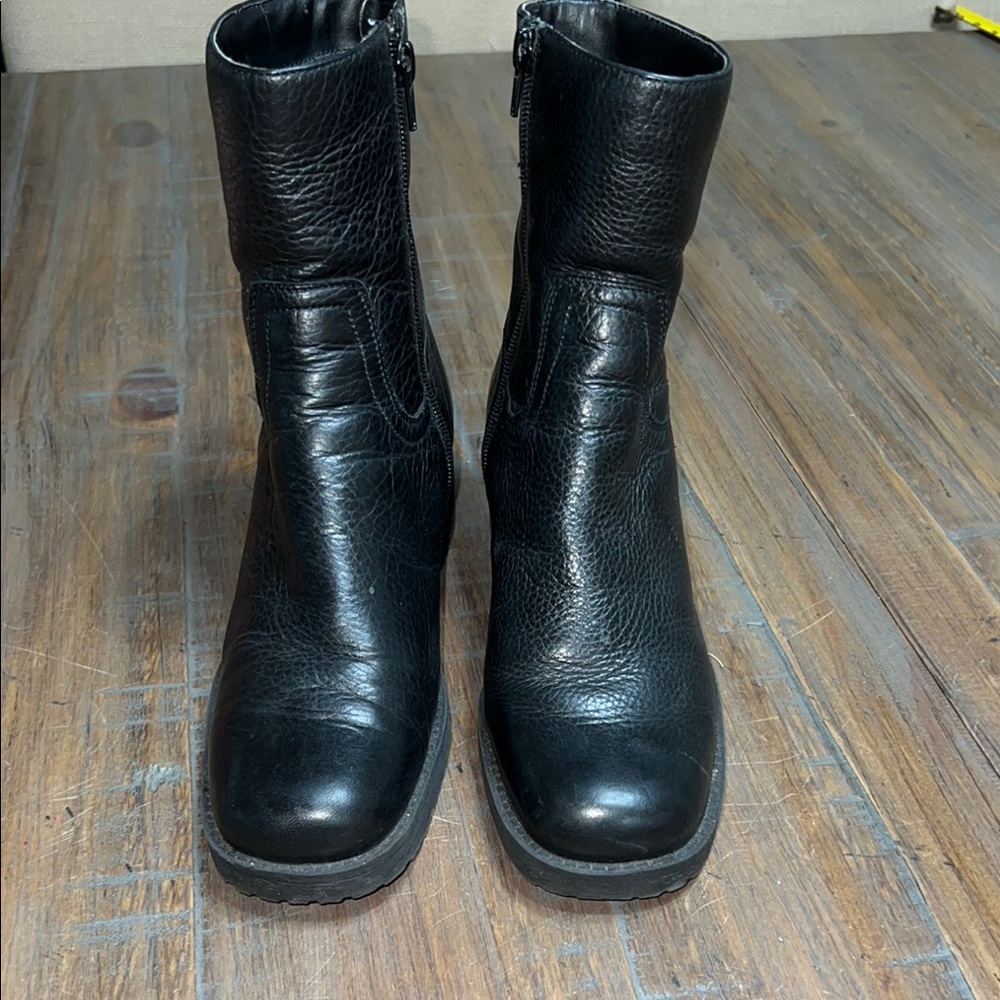 Black Leather Chunky Heel Boots Size 7.5